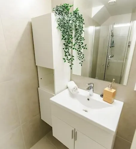 Διαμέρισμα 7 Soverom I Hjertet Av *